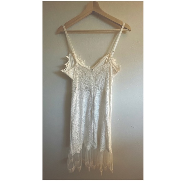 White Bodycon dress for bachelorette - Picture 6 of 6